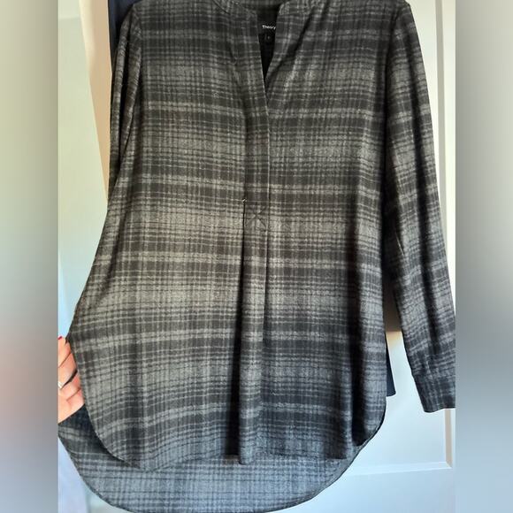 Theory Avalon Plaid Tunic Top – 100% Orvino Wool, Size P, Multi-Col - Picture 4 of 9